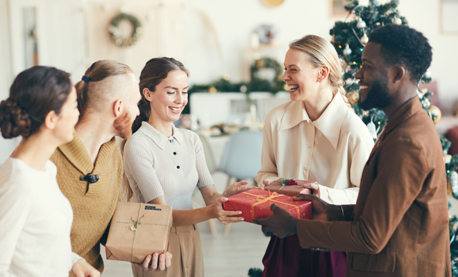 ¿Qué le puedes regalar a tu compañero de trabajo en Navidad?