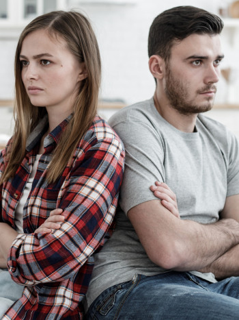 ¡SOS! Ya no quiero a mi pareja pero soy incapaz de dejarle, ¿qué hago?