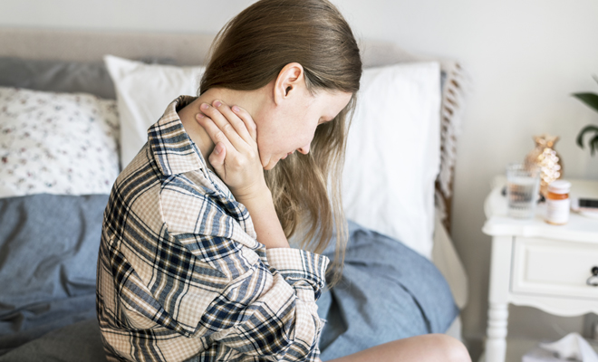 Lo que deberías hacer para aliviar el dolor de hombros y de cuello producido por la ansiedad