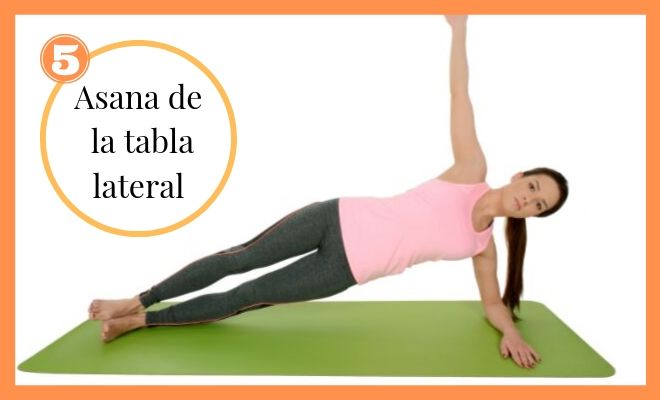 Así se hace la postura de la tabla lateral de yoga