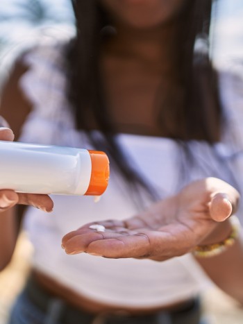 Cómo usar el protector solar: 7 consejos a tener en cuenta