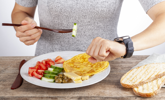 Qué comer y qué no durante el ayuno intermitente