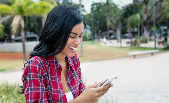 ¿De qué puedes hablar para ligar en Tinder?