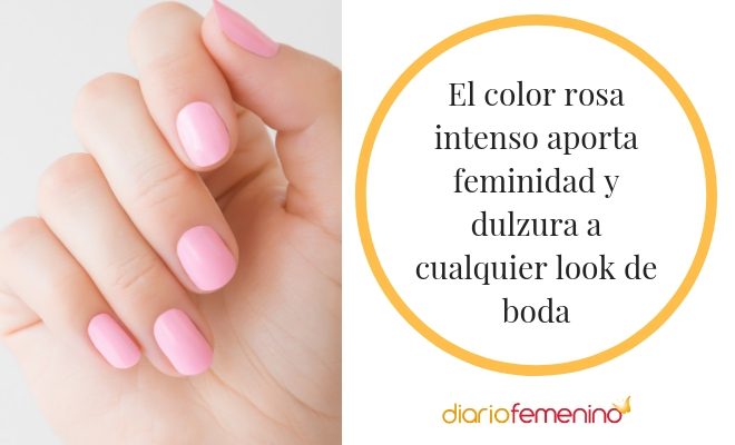¿Te gustan las uñas de color rosa? Son perfectas para ir de boda como invitada