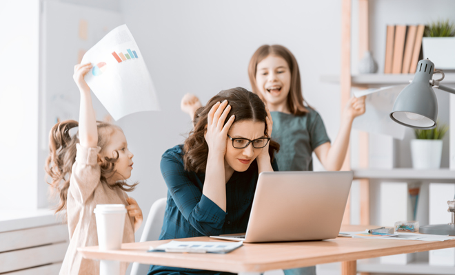Qué hacer para no pagar con tu familia o pareja el estrés laboral