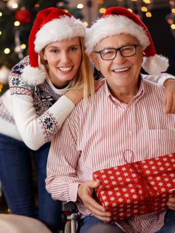 Qué regalar a tu abuelo por Navidad: detalles para sorprender e ilusionar