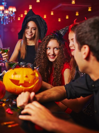 Juegos de Halloween para adultos: ideas para una noche terrorífica