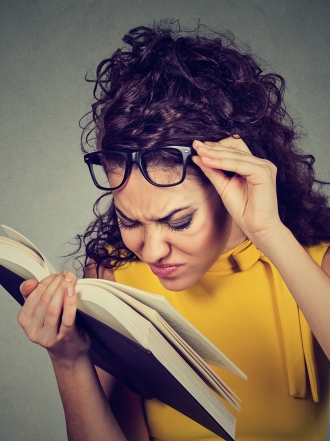 Vista cansada y ojos rojos