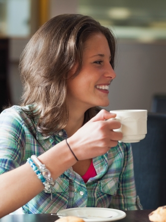 ¿Por qué las mujeres hablan más que los hombres?