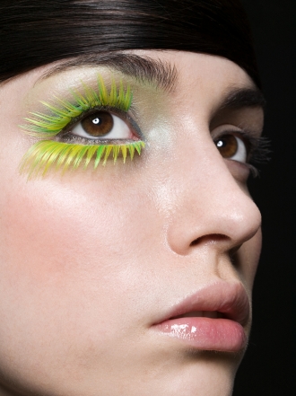 Pestañas postizas, falsas y llenas de fantasía