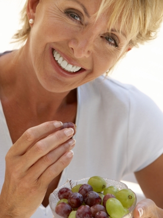 Resveratrol del vino y la uva bloquea el cáncer y la inflamación