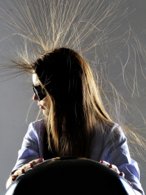 Cómo eliminar la electricidad estática del pelo