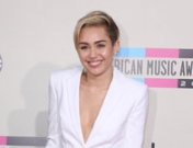 Miley Cyrus sorprende en los AMA 2013: guapa y hasta comedida
