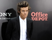 Ni Kate Middleton ni Victoria Beckham, Harry Styles es el mejor vestido