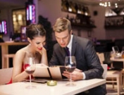 Cómo maquillarse para una cena romántica