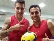 Pillado un culo desnudo en el vestuario del Barça. ¿Es de Piqué ese 'pandero'?