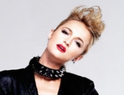 Apúntate a la moda de los peinados punk