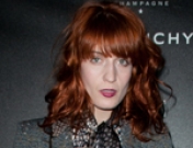Look de Florence Welch: extravagancia a la antigua