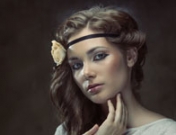 Peinados con flores: modernos y juveniles