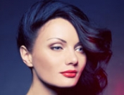 Peinados de cóctel: el look de noche más elegante y femenino