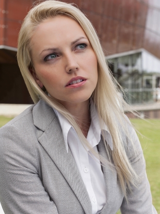 Mujeres y hombres: la conquista del macho alfa a su presa