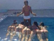 Los ‘trofeos’ de Ronaldinho: golfo, sexista y, encima, orgulloso