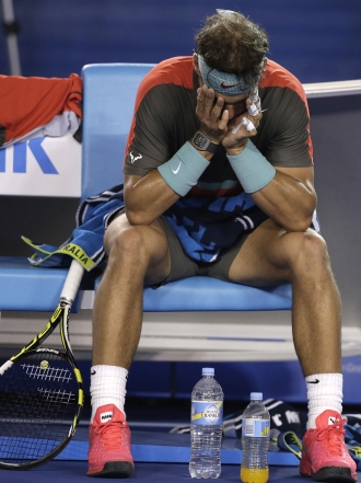 Rafa Nadal, lesionado y sin su novia Xisca Perelló, pierde en Australia