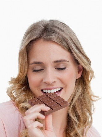 Falsos mitos sobre dieta y piel: el chocolate produce acné