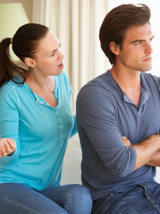 Mujeres y hombres: ¿los hombres no escuchan o las mujeres hablan demasiado?