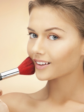 Cómo maquillarse con brocha