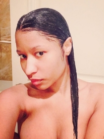 Nicki Minaj copia a Miley Cyrus: desnuda y sin maquillar en Instagram