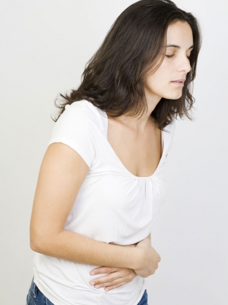 Dolor en la boca del estómago: causas y soluciones