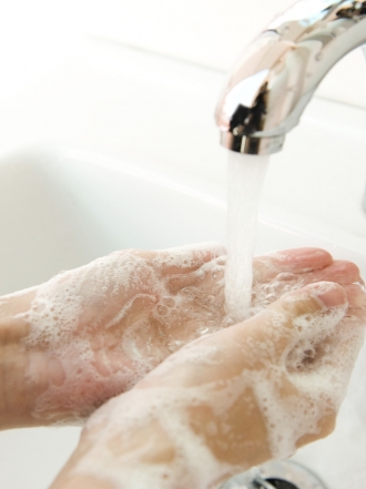 Cómo influye la mala higiene personal en el dolor de garganta