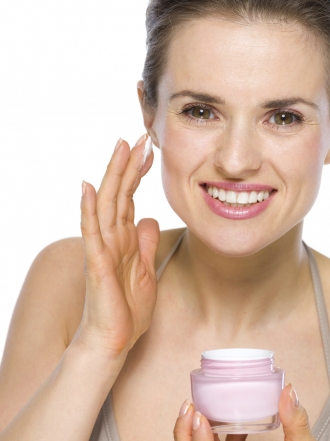 Falsos mitos sobre piel: las cremas antiarrugas no hacen nada