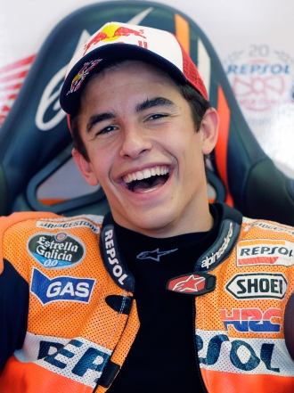 La foto más machista de Marc Márquez: ¿qué gana, trofeos o mujeres?