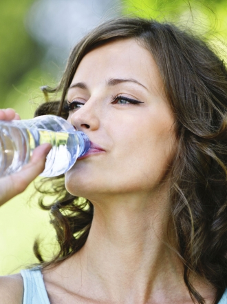 Tratamientos faciales bebibles: colágeno y ácido hialurónico en un sorbo