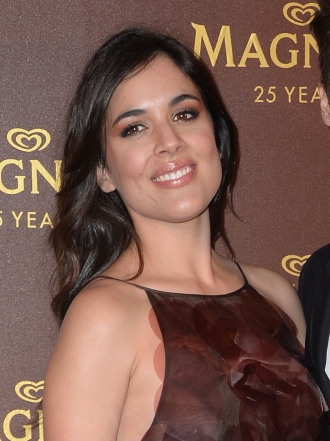 Adriana Ugarte se luce en Cannes mientras Álex González estrena novia