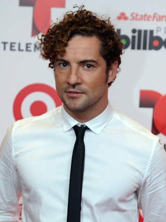 David Bisbal y su supuesta nueva novia, en el videoclip de 'Hoy'