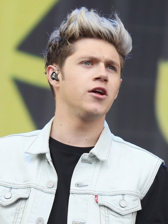 Niall Horan de One Direction, entre Selena Gomez y la hermana de Harry Styles