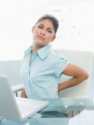 Dolor de espalda por pasar mucho tiempo sentado