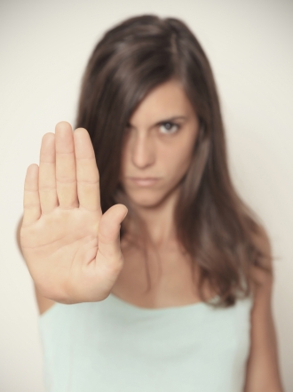 Los 9 polémicos consejos del Gobierno para evitar una violación