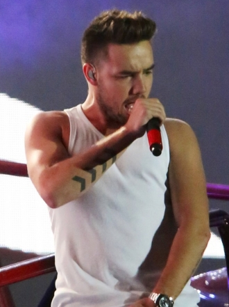 Caos en el Vicente Calderón: las fans de One Direction denuncian la mala organización