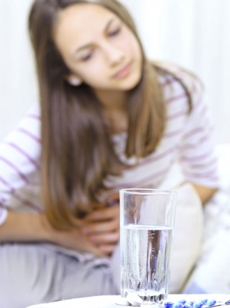 Dolor de estómago causado por una infección: síntomas y tratamiento