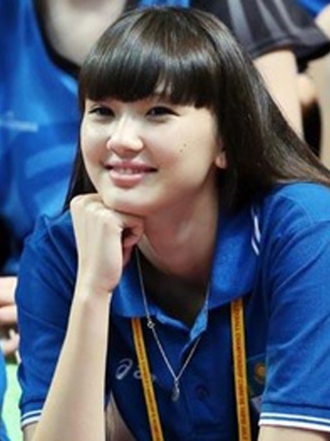 Sabina Altynbekova: no se puede ser guapa y jugar al voleibol