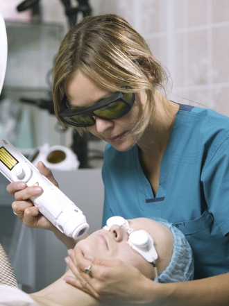 Tratamiento con láser para el acné: adiós a granos e imperfecciones