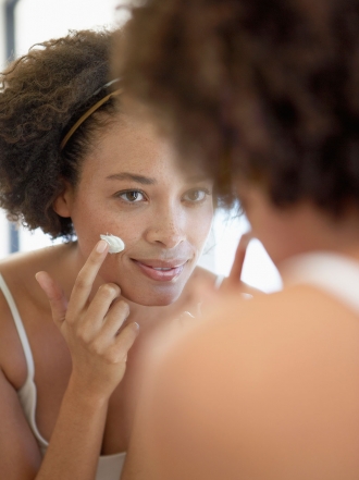 Cremas para el acné: qué productos utilizar para eliminar los granos