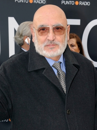 Funeral de Peret: Serrat y Sabina despiden al maestro