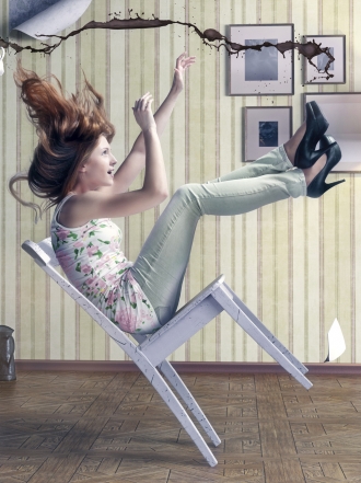 Gifs de las caídas más divertidas: el glamour femenino, por los suelos