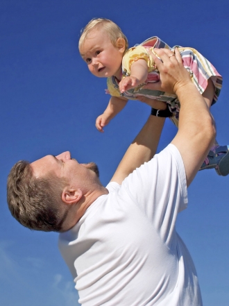 Por qué no debes dejar que el hombre cuide de los niños