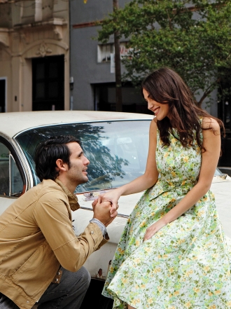 5 pedidas de mano que te harán querer casarte (y grabarlo)